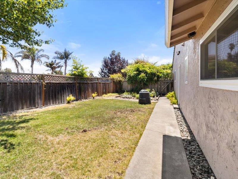 Detail Gallery Image 27 of 32 For 74 Meadow Ter, Watsonville,  CA 95076 - 3 Beds | 2 Baths
