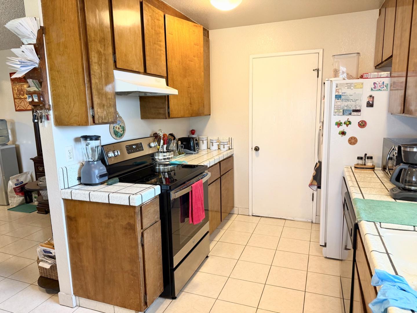 Detail Gallery Image 9 of 19 For 74 Meadow Ter, Watsonville,  CA 95076 - 3 Beds | 2 Baths