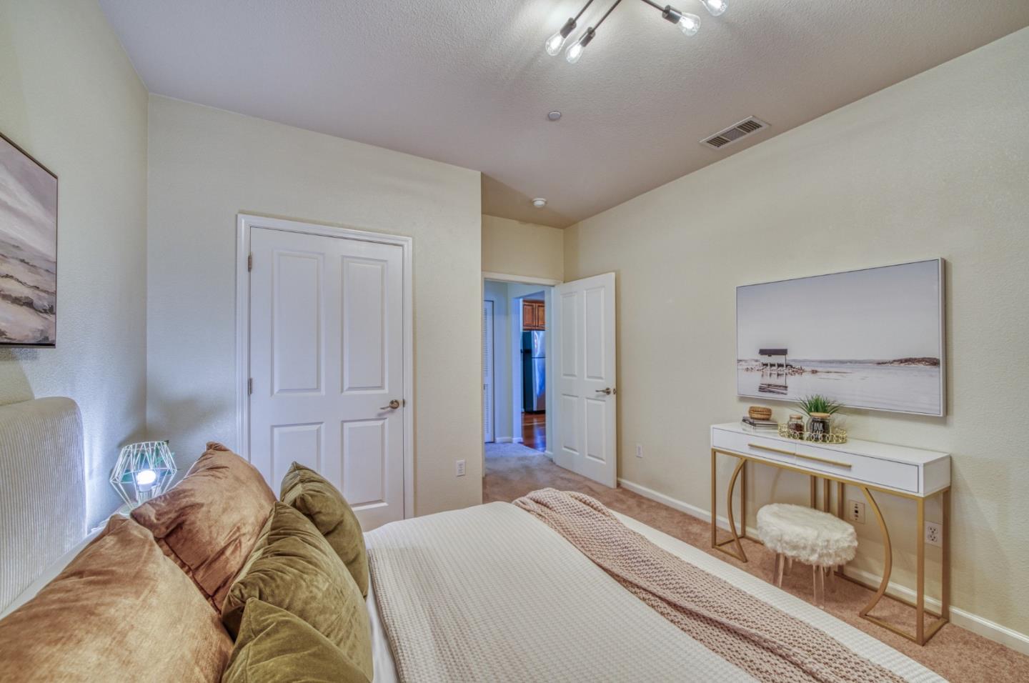 Detail Gallery Image 15 of 39 For 1445 Fruitdale Ave #101,  San Jose,  CA 95128 - 1 Beds | 1 Baths