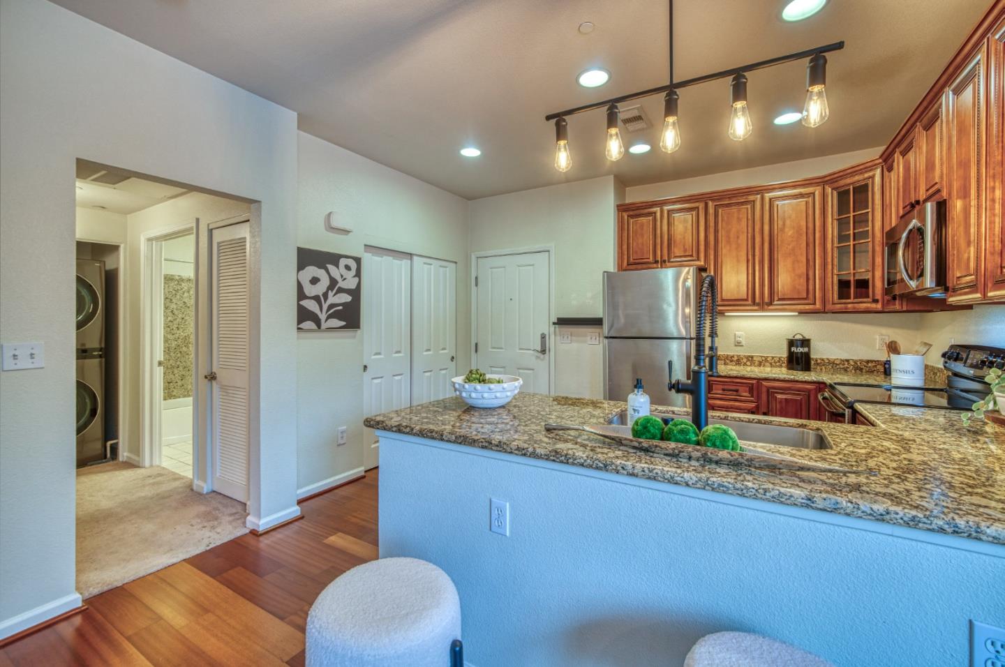 Detail Gallery Image 20 of 39 For 1445 Fruitdale Ave #101,  San Jose,  CA 95128 - 1 Beds | 1 Baths