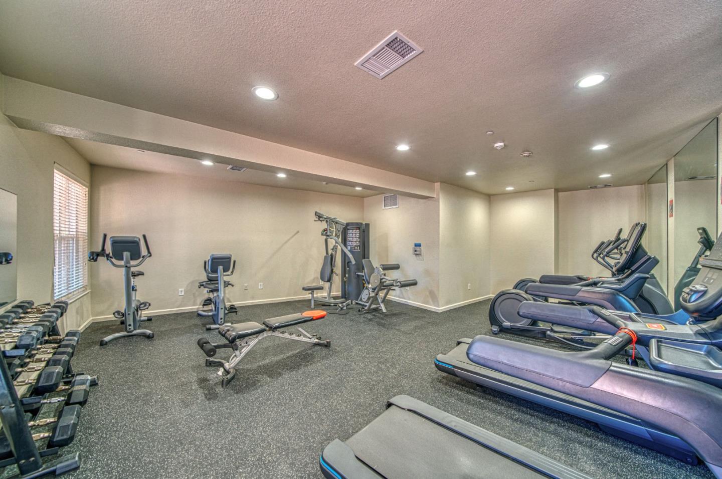 Detail Gallery Image 24 of 39 For 1445 Fruitdale Ave #101,  San Jose,  CA 95128 - 1 Beds | 1 Baths