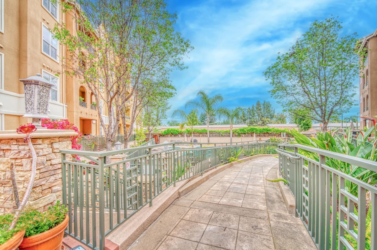 Detail Gallery Image 28 of 39 For 1445 Fruitdale Ave #101,  San Jose,  CA 95128 - 1 Beds | 1 Baths