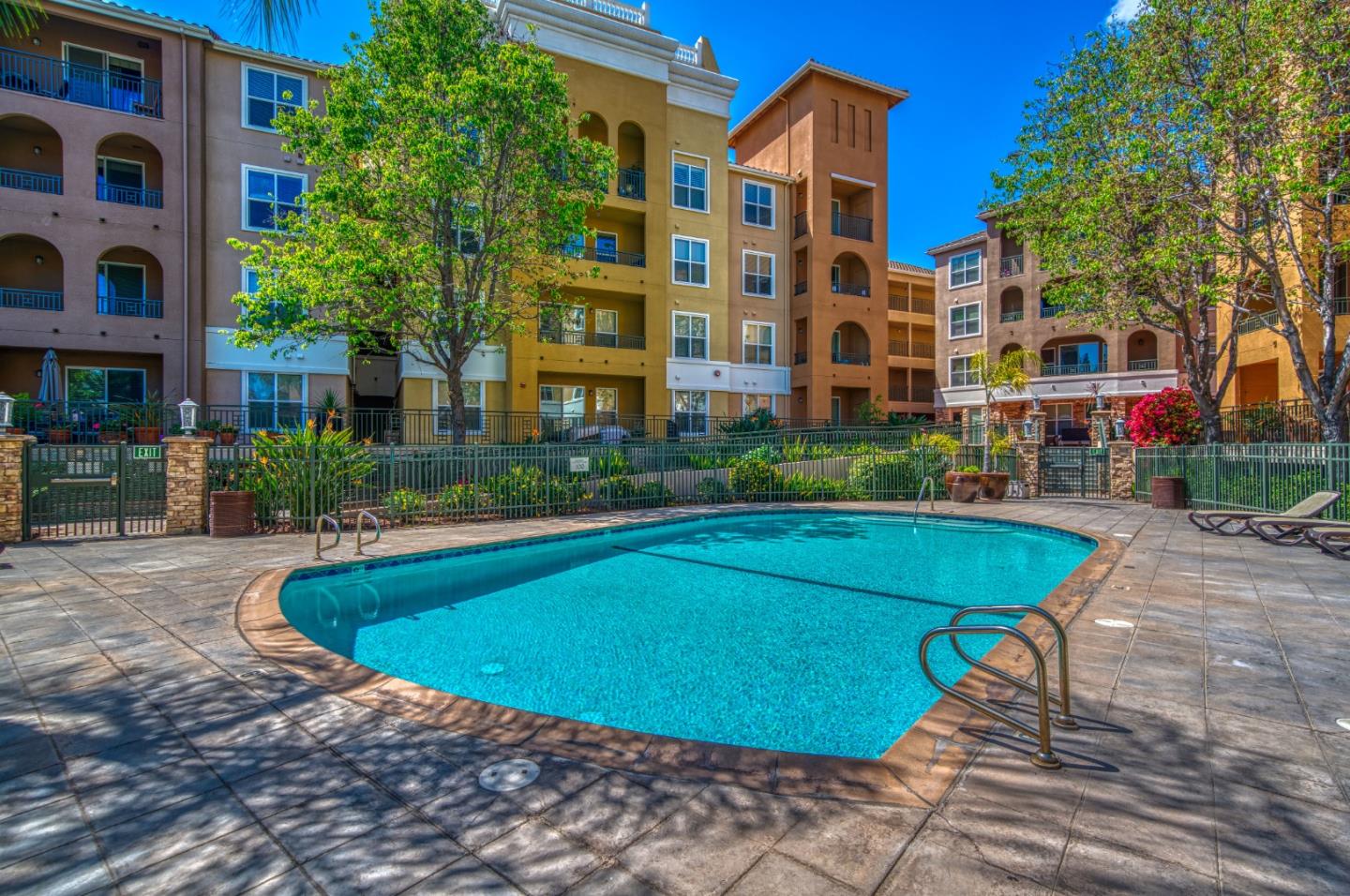 Detail Gallery Image 32 of 39 For 1445 Fruitdale Ave #101,  San Jose,  CA 95128 - 1 Beds | 1 Baths