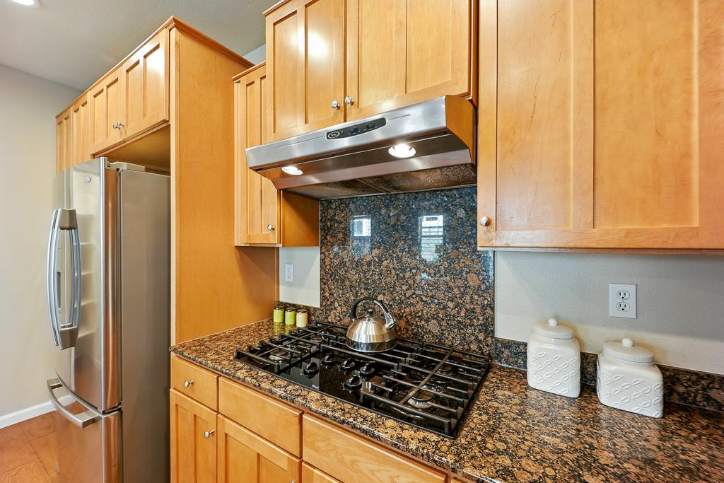 Detail Gallery Image 12 of 60 For 670 Woodland Ter, San Jose,  CA 95112 - 4 Beds | 2/1 Baths