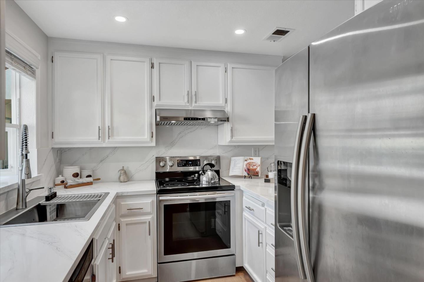 Detail Gallery Image 2 of 25 For 1400 Bowe Ave #306,  Santa Clara,  CA 95051 - 2 Beds | 2 Baths