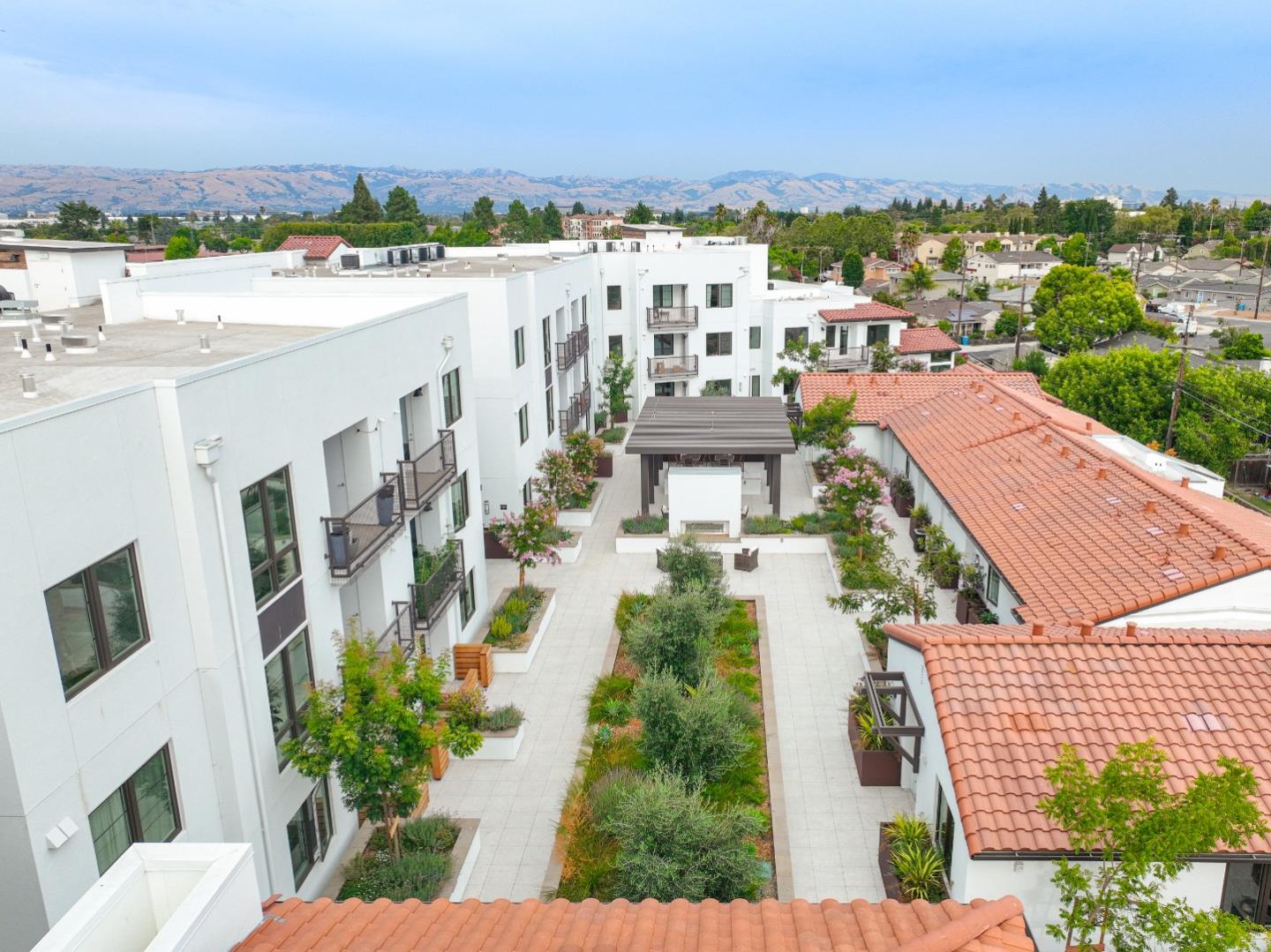 Detail Gallery Image 4 of 20 For 1850 El Camino Real #204,  Santa Clara,  CA 95050 - 2 Beds | 2 Baths