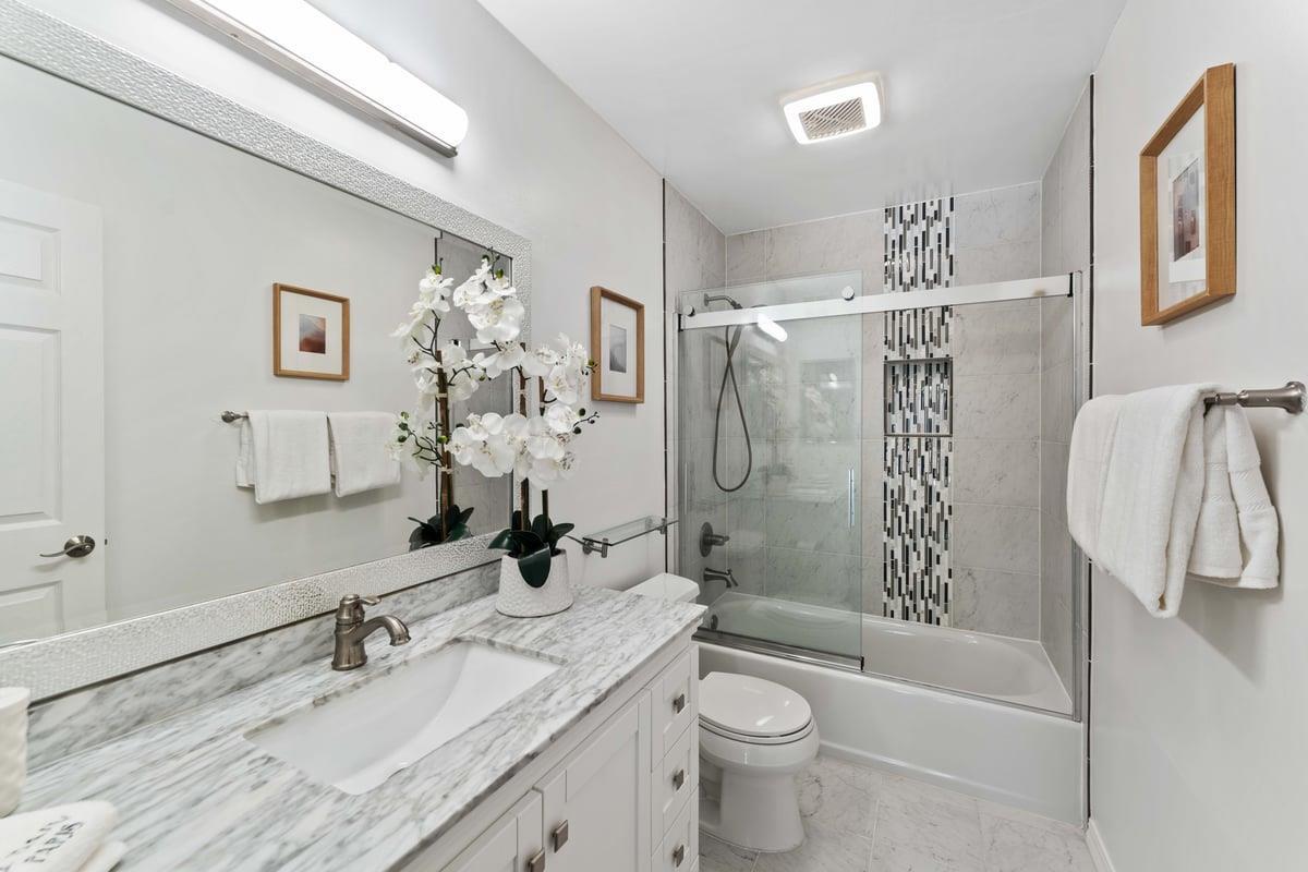 Detail Gallery Image 11 of 20 For 1101 Continentals Way #104,  Belmont,  CA 94002 - 1 Beds | 1 Baths