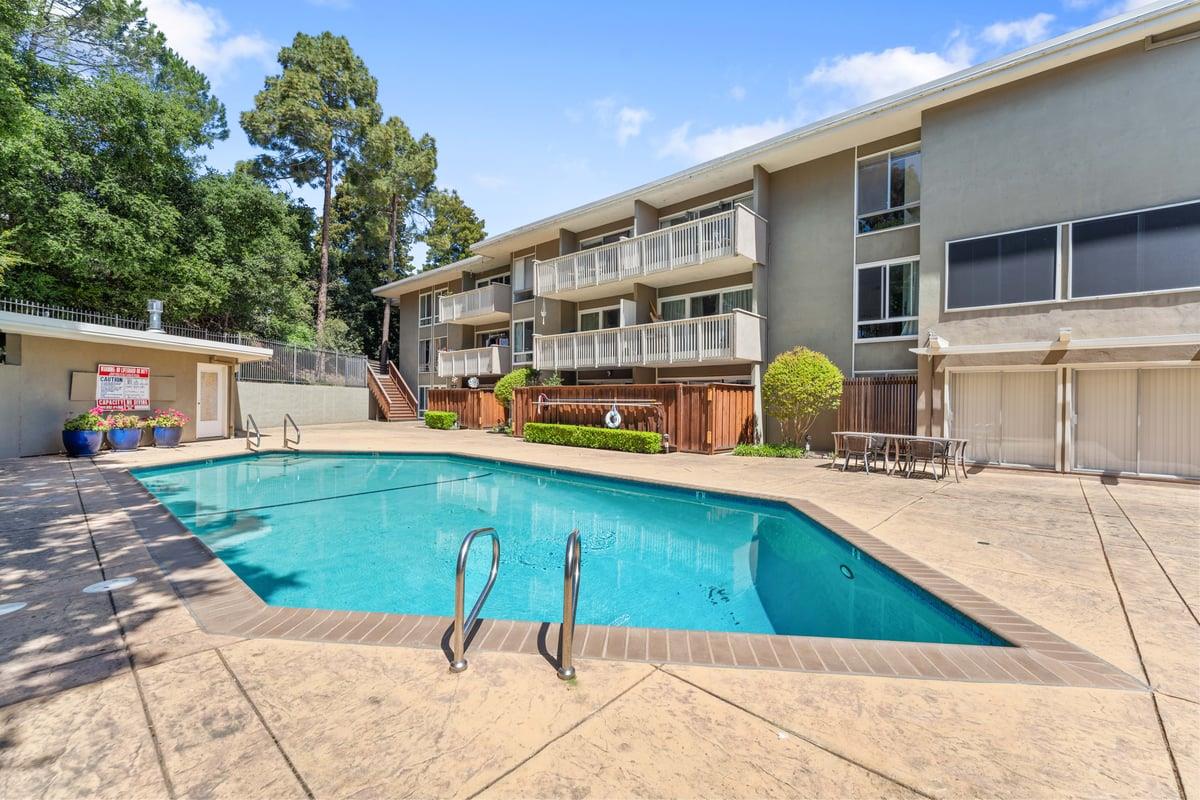 Detail Gallery Image 13 of 20 For 1101 Continentals Way #104,  Belmont,  CA 94002 - 1 Beds | 1 Baths