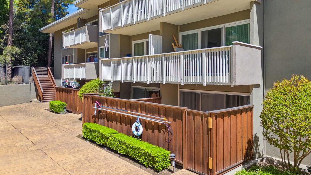 Detail Gallery Image 17 of 20 For 1101 Continentals Way #104,  Belmont,  CA 94002 - 1 Beds | 1 Baths