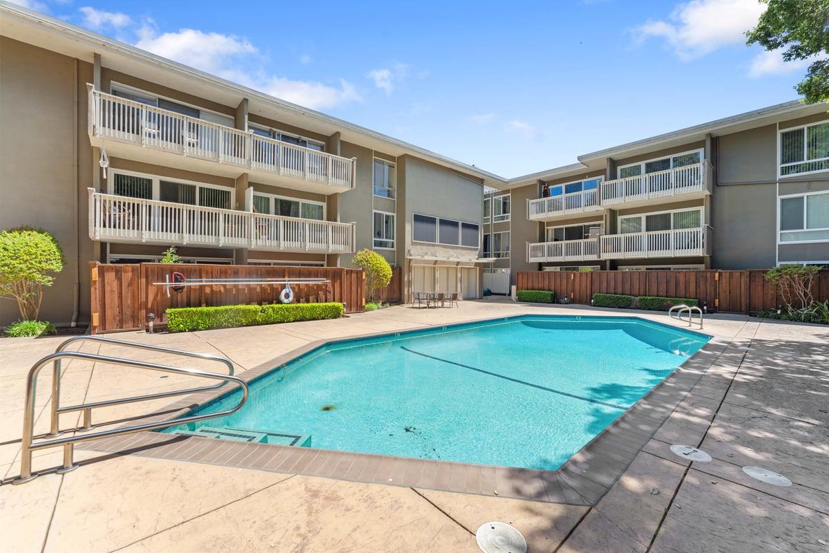 Detail Gallery Image 18 of 20 For 1101 Continentals Way #104,  Belmont,  CA 94002 - 1 Beds | 1 Baths