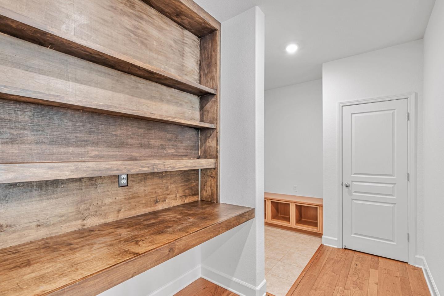 Detail Gallery Image 17 of 45 For 2888 Lemon Grass Ln, Gilroy,  CA 95020 - 5 Beds | 4/1 Baths