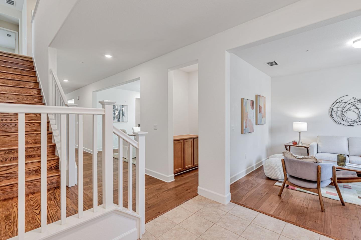 Detail Gallery Image 19 of 45 For 2888 Lemon Grass Ln, Gilroy,  CA 95020 - 5 Beds | 4/1 Baths