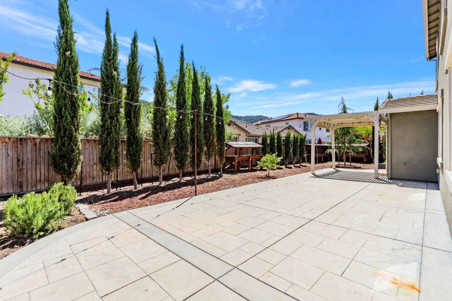 Detail Gallery Image 32 of 45 For 2888 Lemon Grass Ln, Gilroy,  CA 95020 - 5 Beds | 4/1 Baths