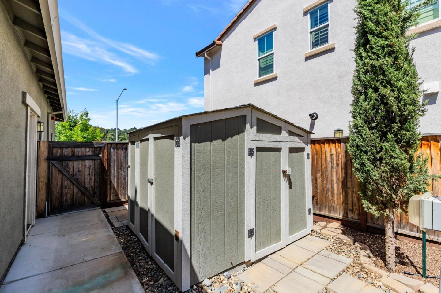 Detail Gallery Image 34 of 45 For 2888 Lemon Grass Ln, Gilroy,  CA 95020 - 5 Beds | 4/1 Baths
