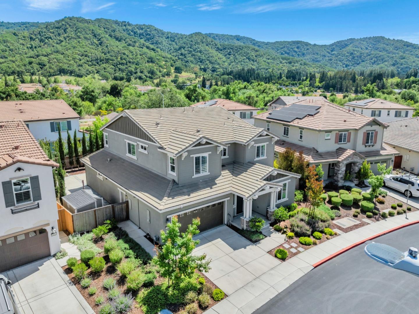 Detail Gallery Image 35 of 45 For 2888 Lemon Grass Ln, Gilroy,  CA 95020 - 5 Beds | 4/1 Baths
