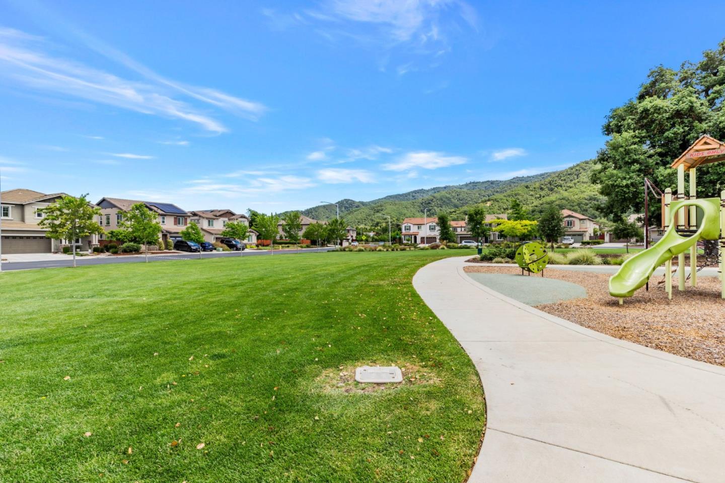 Detail Gallery Image 37 of 45 For 2888 Lemon Grass Ln, Gilroy,  CA 95020 - 5 Beds | 4/1 Baths