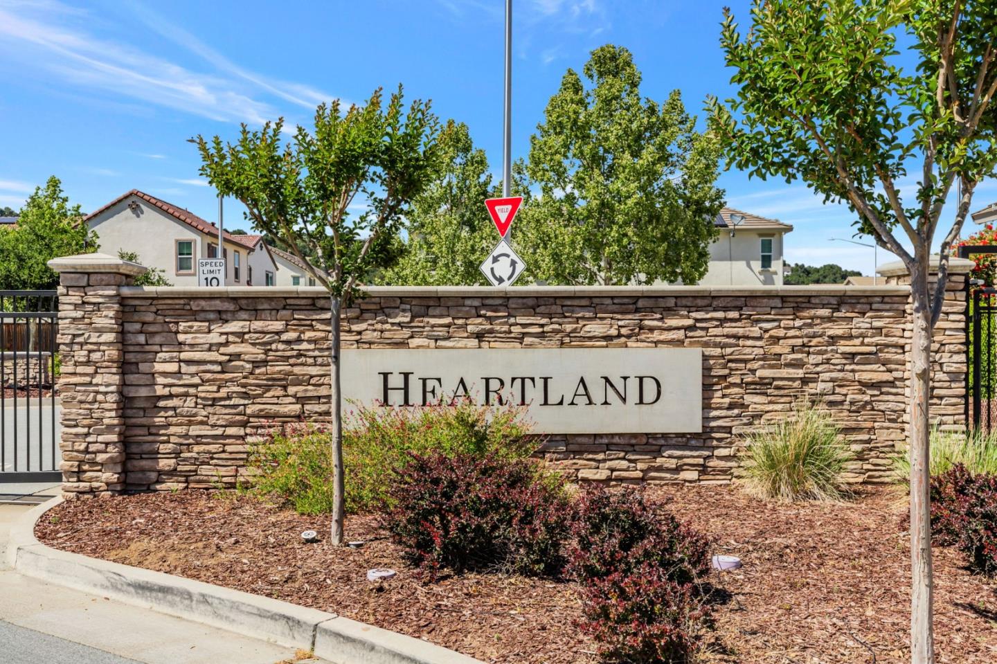 Detail Gallery Image 41 of 45 For 2888 Lemon Grass Ln, Gilroy,  CA 95020 - 5 Beds | 4/1 Baths