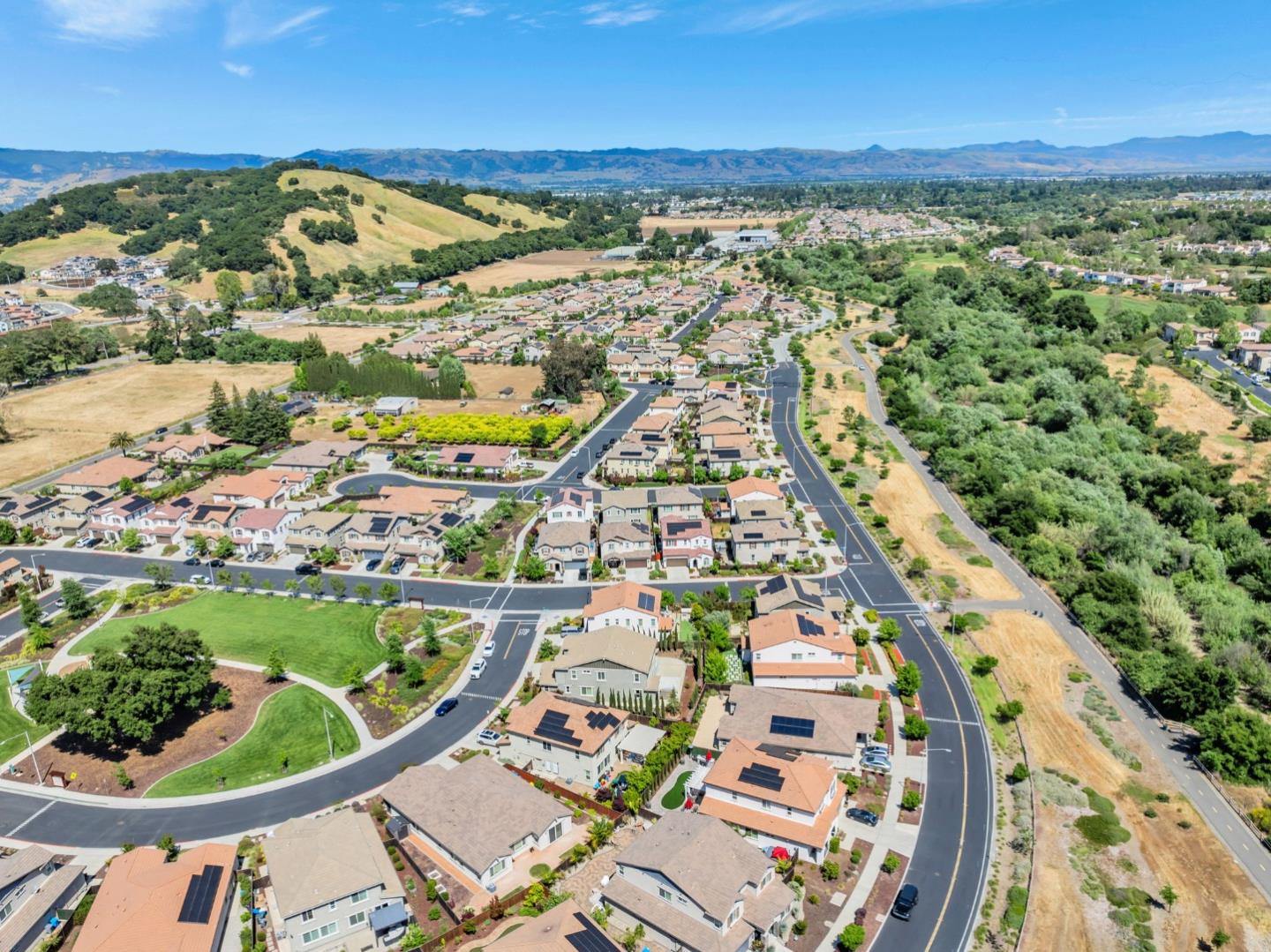 Detail Gallery Image 44 of 45 For 2888 Lemon Grass Ln, Gilroy,  CA 95020 - 5 Beds | 4/1 Baths