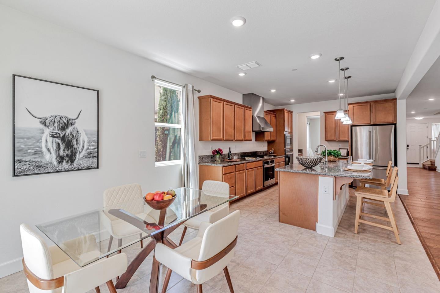 Detail Gallery Image 8 of 45 For 2888 Lemon Grass Ln, Gilroy,  CA 95020 - 5 Beds | 4/1 Baths