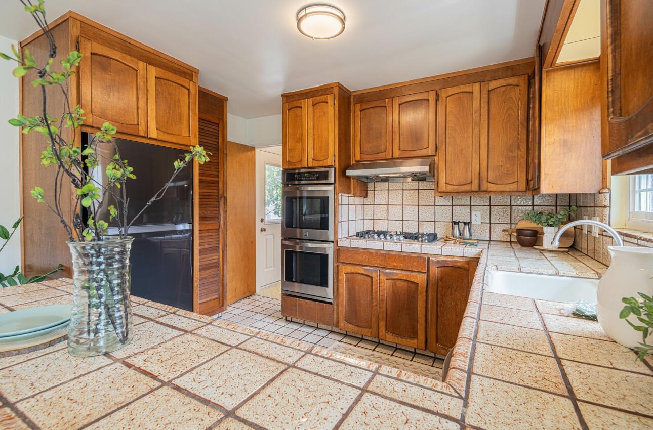 Detail Gallery Image 10 of 33 For 118 Seeno St, Monterey,  CA 93940 - 3 Beds | 1/1 Baths
