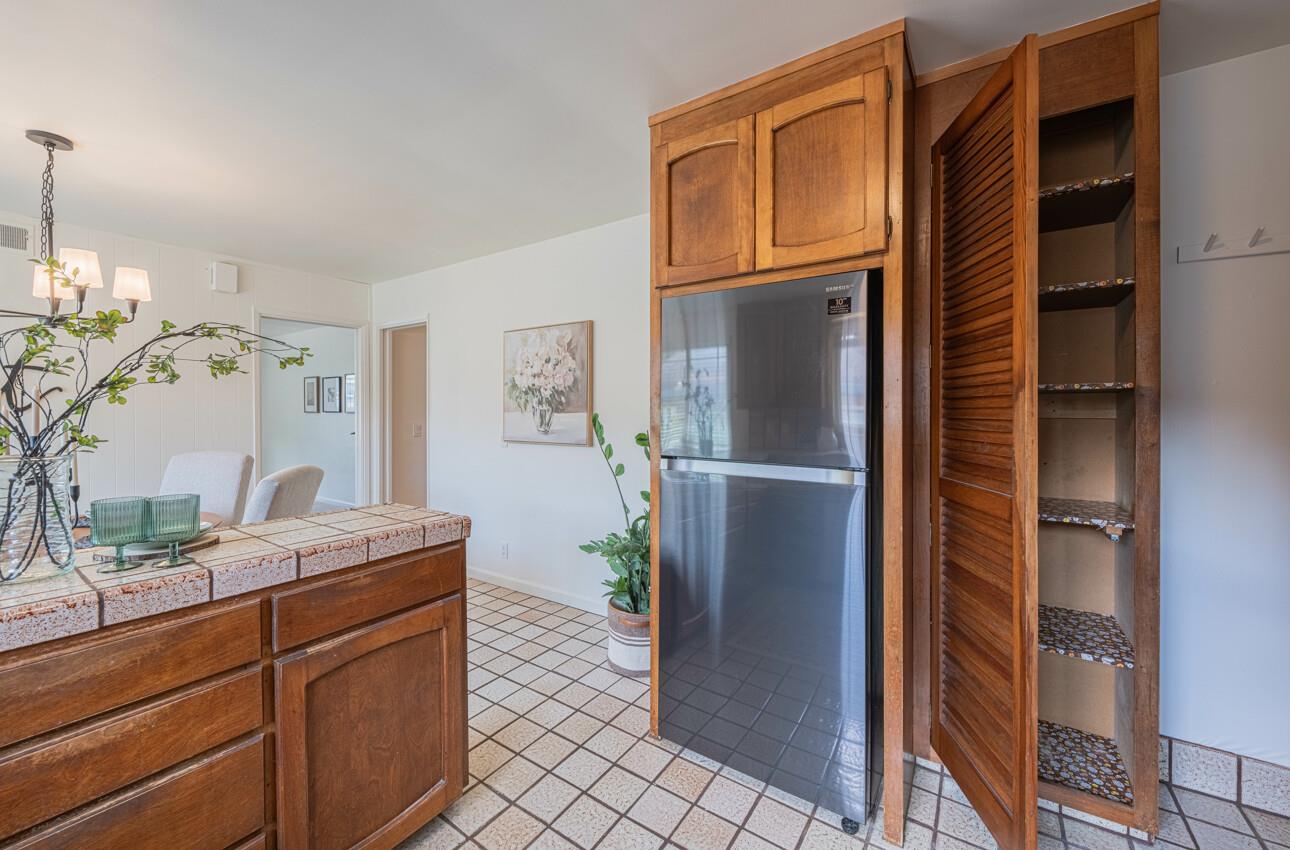 Detail Gallery Image 12 of 33 For 118 Seeno St, Monterey,  CA 93940 - 3 Beds | 1/1 Baths