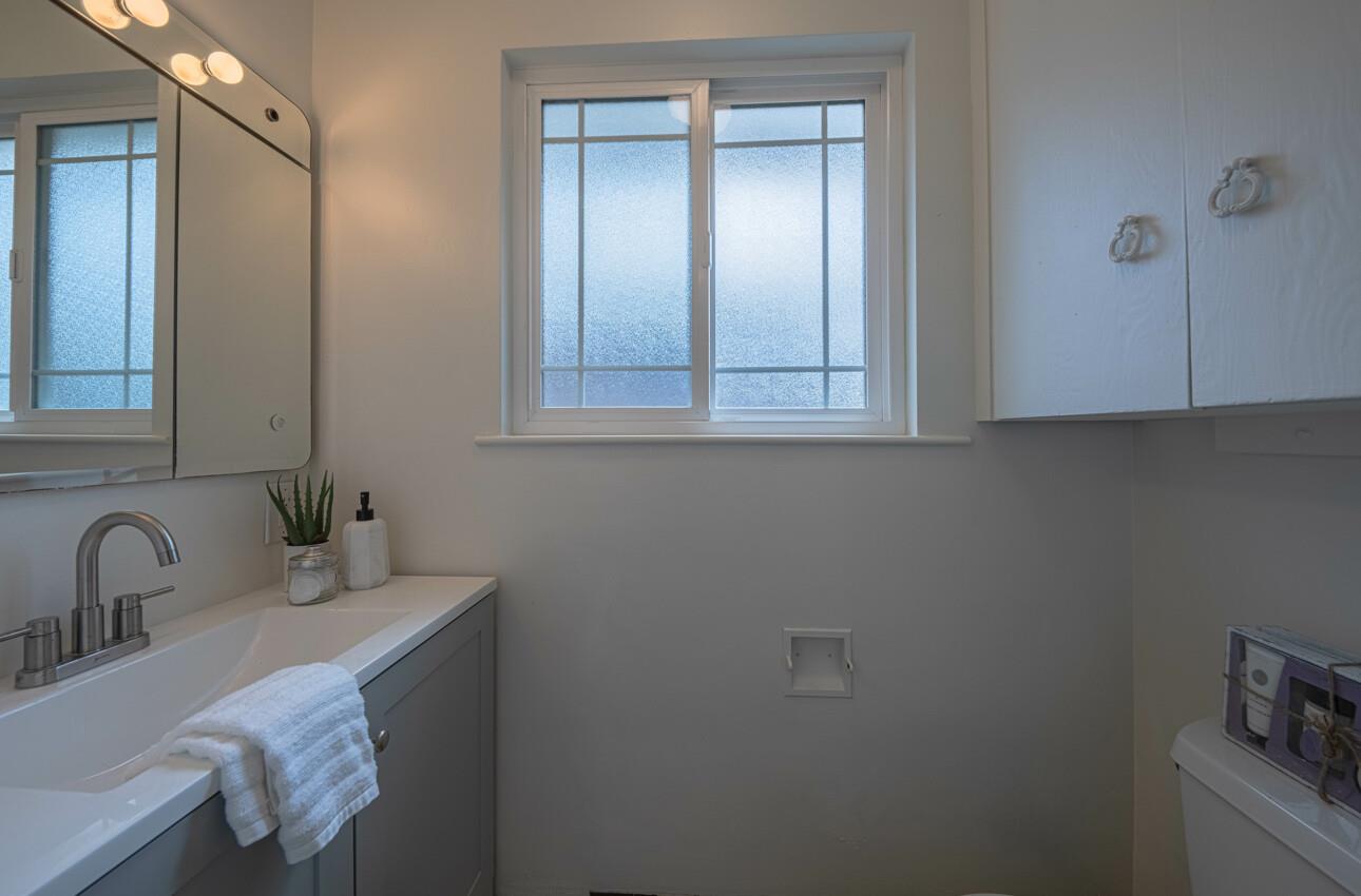 Detail Gallery Image 15 of 33 For 118 Seeno St, Monterey,  CA 93940 - 3 Beds | 1/1 Baths