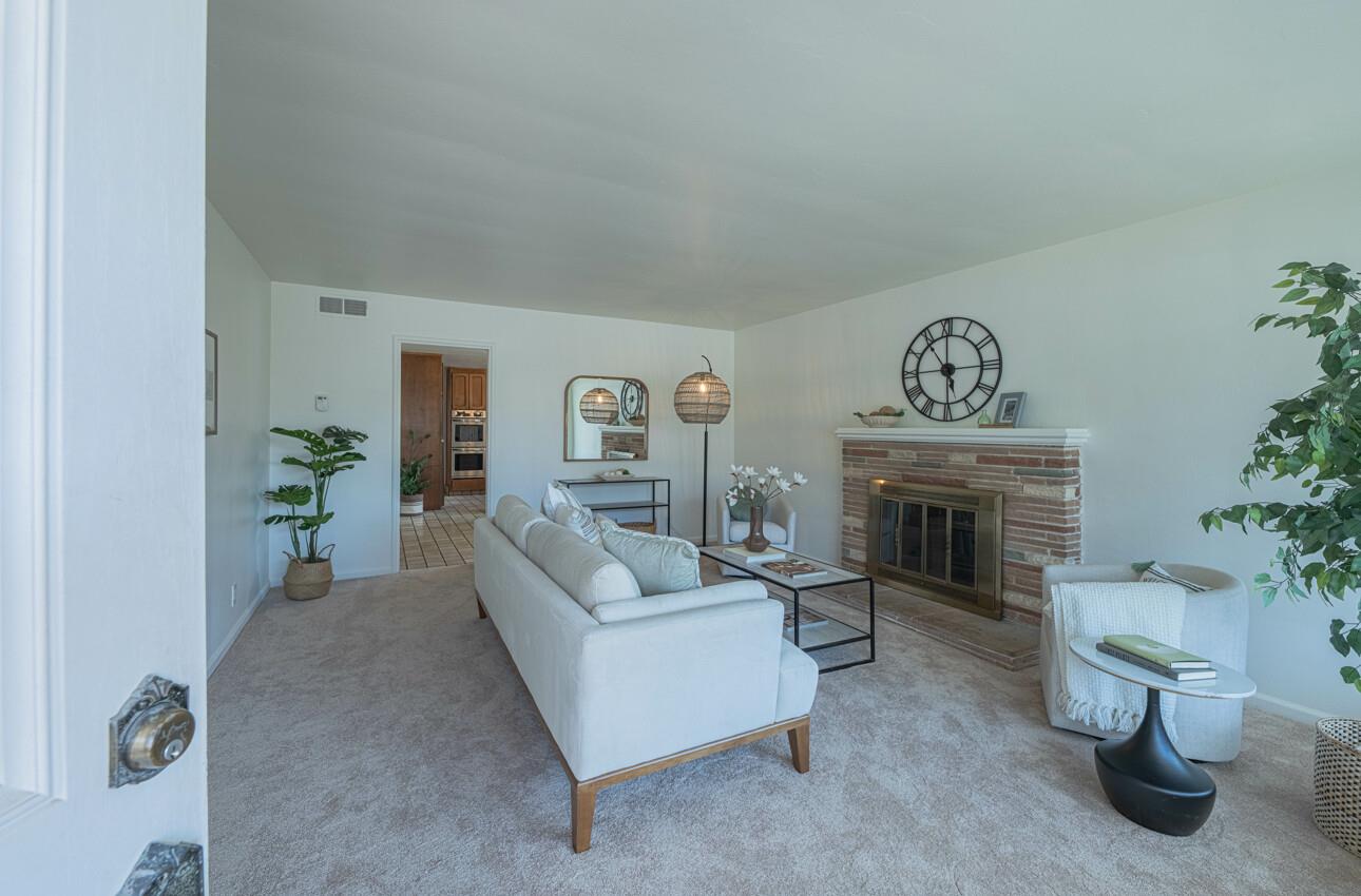Detail Gallery Image 3 of 33 For 118 Seeno St, Monterey,  CA 93940 - 3 Beds | 1/1 Baths