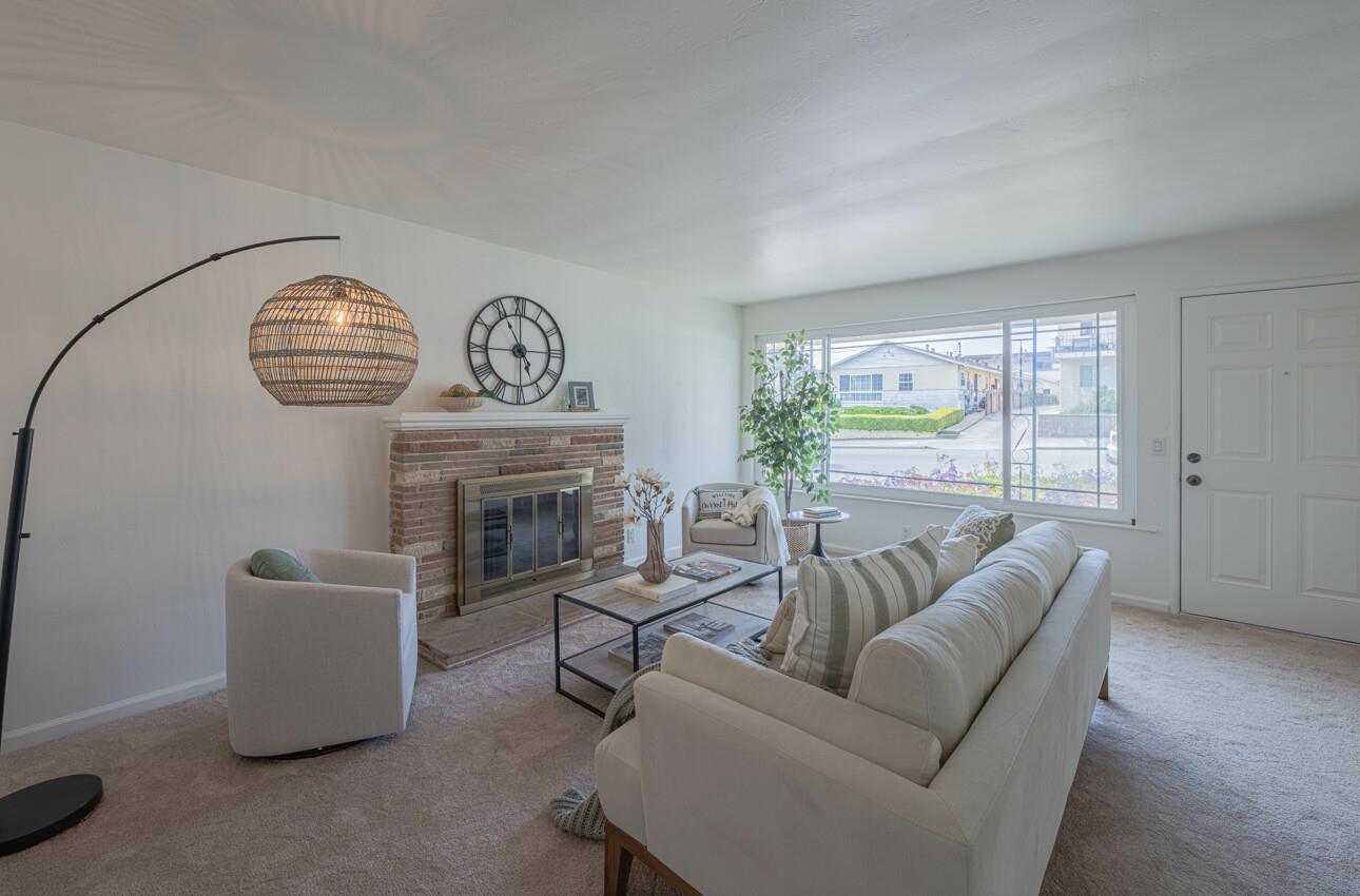 Detail Gallery Image 4 of 33 For 118 Seeno St, Monterey,  CA 93940 - 3 Beds | 1/1 Baths