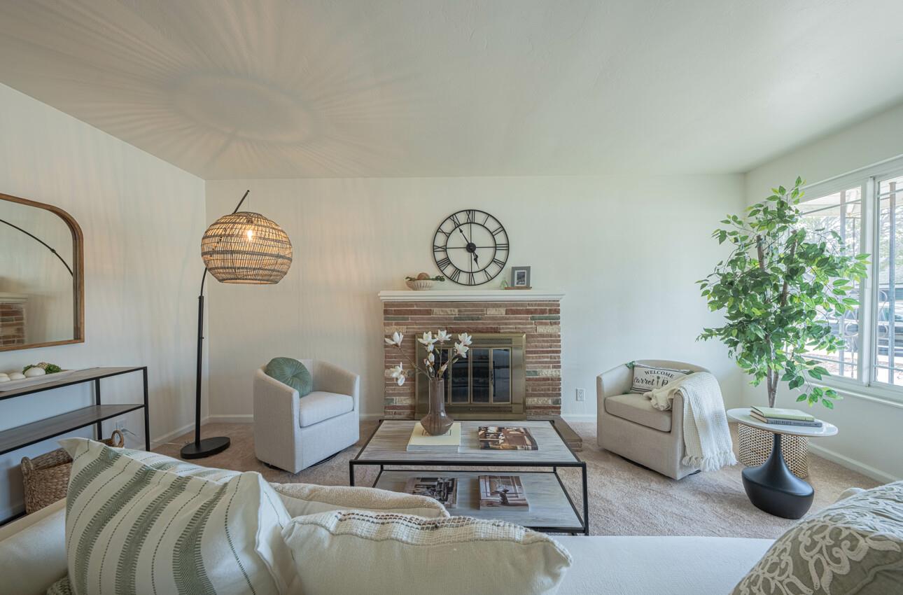 Detail Gallery Image 5 of 33 For 118 Seeno St, Monterey,  CA 93940 - 3 Beds | 1/1 Baths