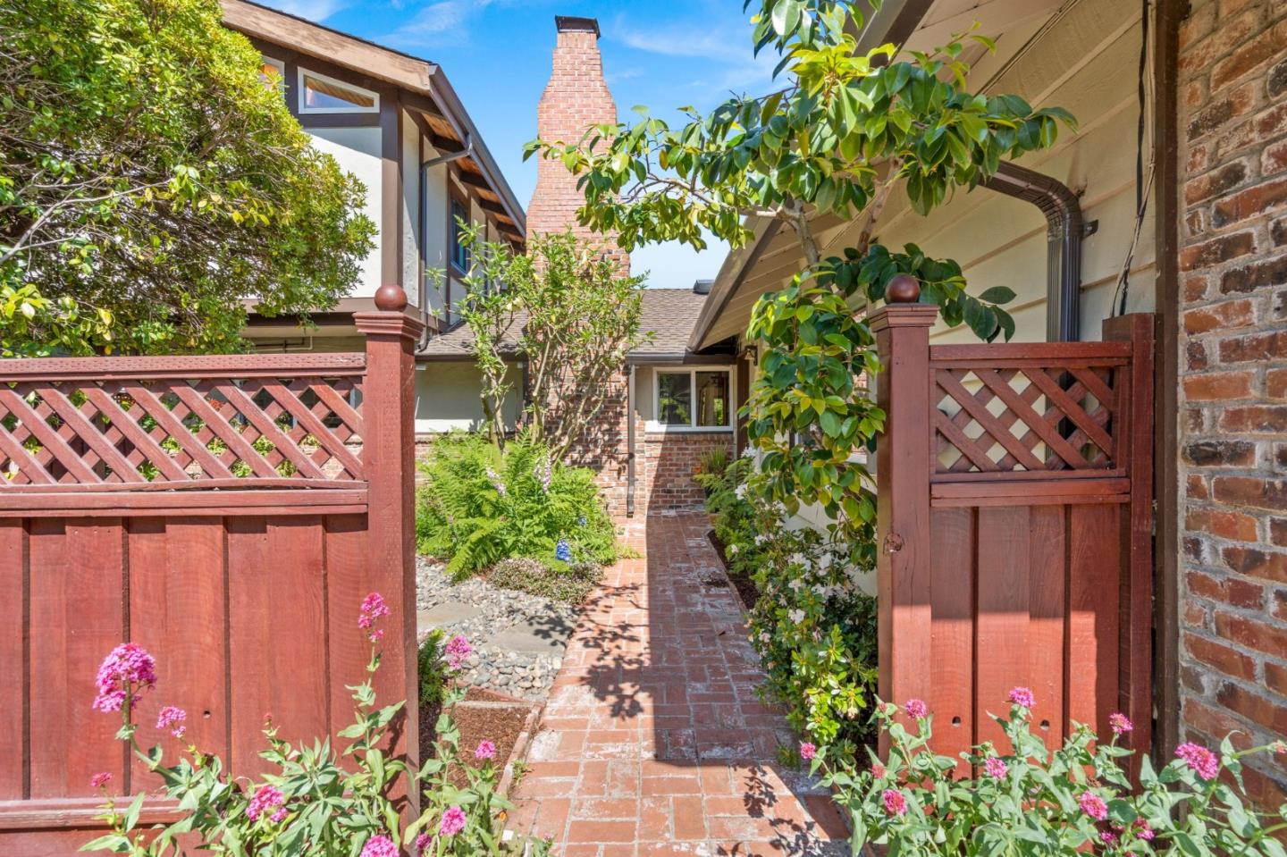 Detail Gallery Image 5 of 56 For 683 Georgia Ave, Palo Alto,  CA 94306 - 5 Beds | 4 Baths