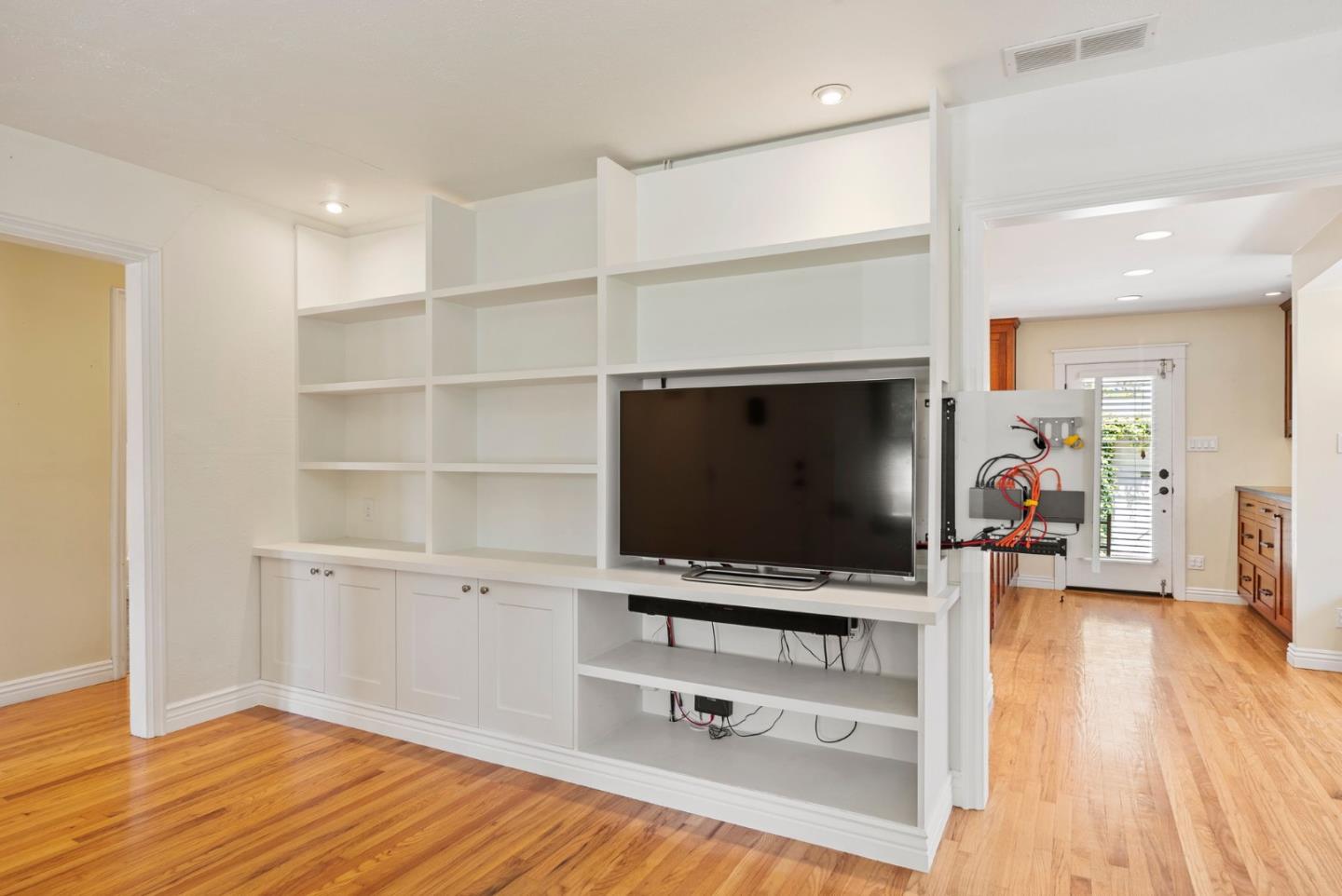 Detail Gallery Image 13 of 57 For 870 N 5th St, San Jose,  CA 95112 - 2 Beds | 1 Baths