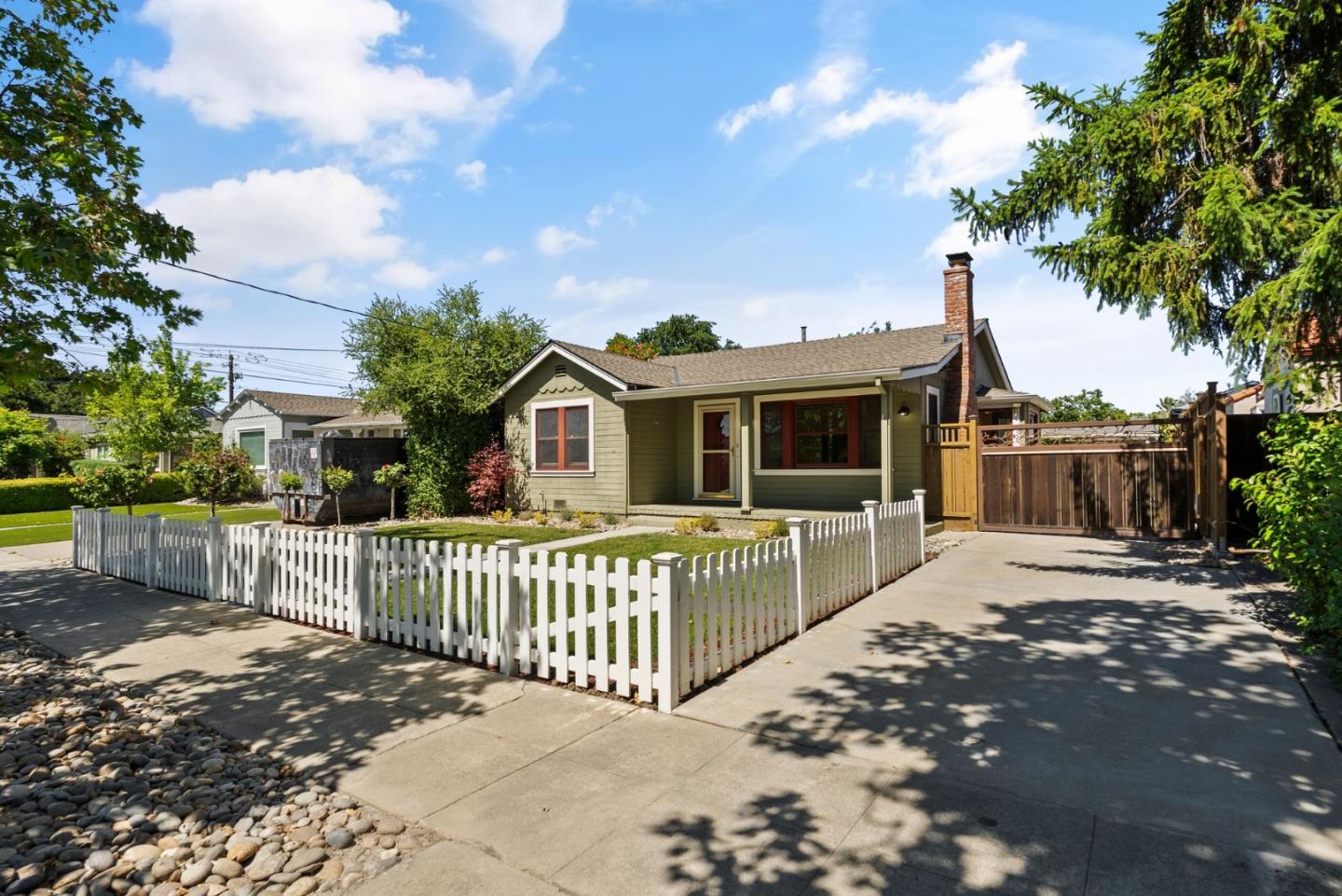 Detail Gallery Image 6 of 57 For 870 N 5th St, San Jose,  CA 95112 - 2 Beds | 1 Baths