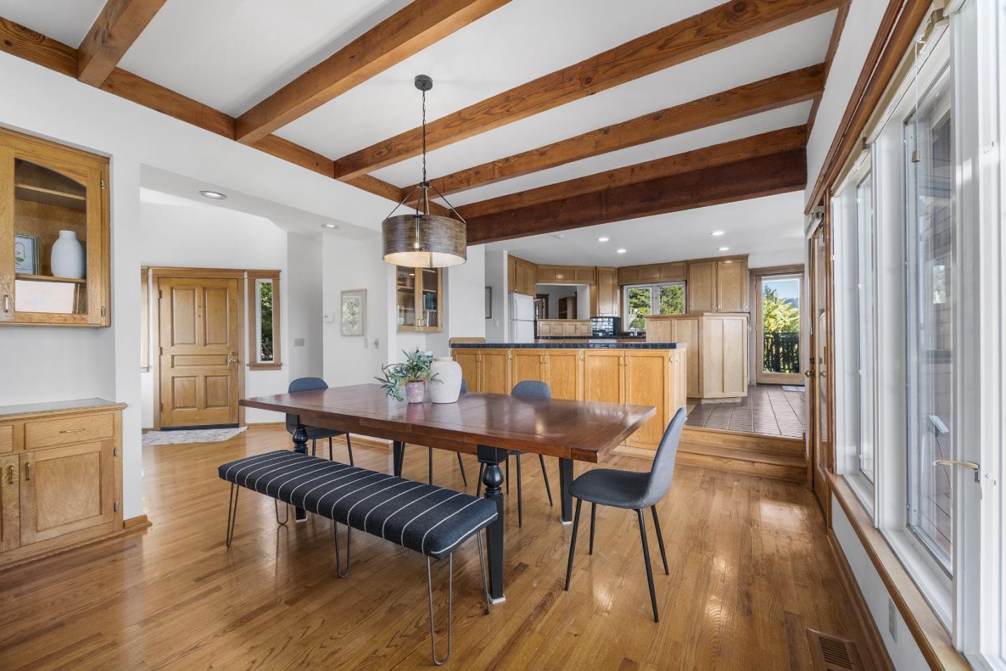 Detail Gallery Image 15 of 56 For 341 Hawk Ridge Ln, Watsonville,  CA 95076 - 4 Beds | 3 Baths