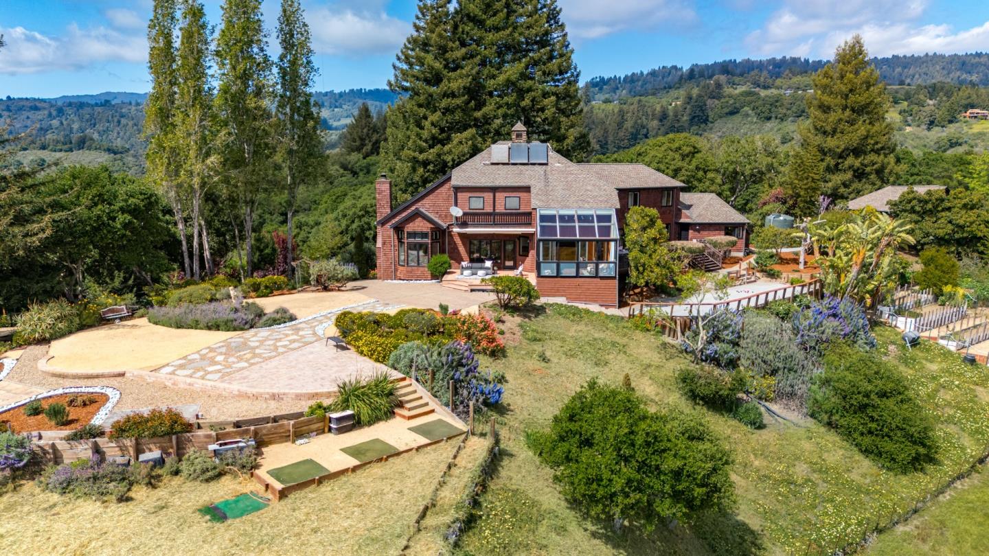 Detail Gallery Image 23 of 56 For 341 Hawk Ridge Ln, Watsonville,  CA 95076 - 4 Beds | 3 Baths