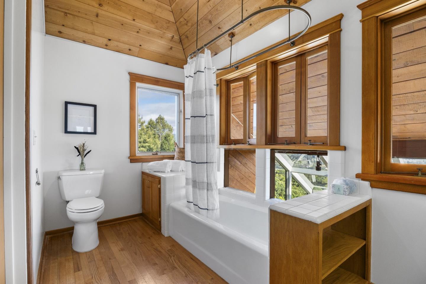 Detail Gallery Image 30 of 56 For 341 Hawk Ridge Ln, Watsonville,  CA 95076 - 4 Beds | 3 Baths