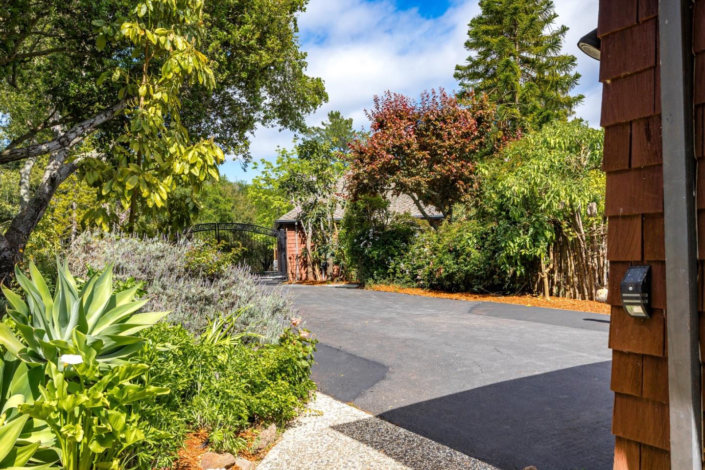 Detail Gallery Image 43 of 56 For 341 Hawk Ridge Ln, Watsonville,  CA 95076 - 4 Beds | 3 Baths