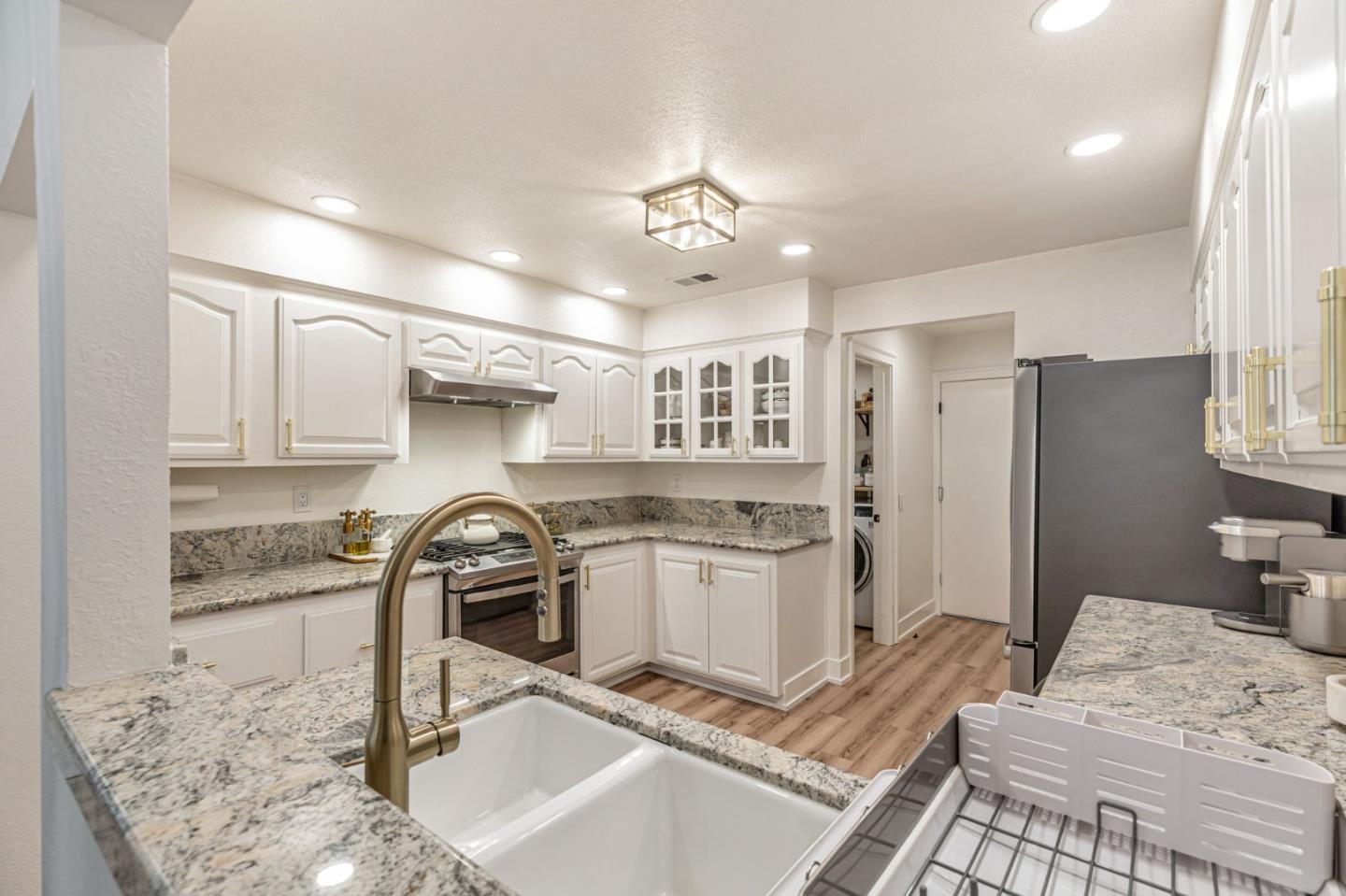 Detail Gallery Image 11 of 53 For 17510 Carriage Lamp Way, Morgan Hill,  CA 95037 - 3 Beds | 2/1 Baths