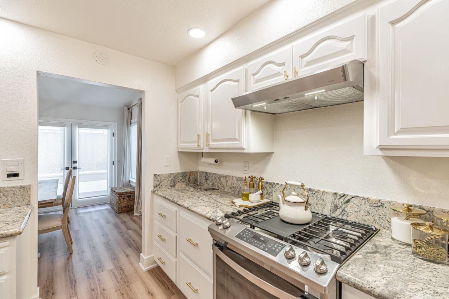 Detail Gallery Image 14 of 53 For 17510 Carriage Lamp Way, Morgan Hill,  CA 95037 - 3 Beds | 2/1 Baths