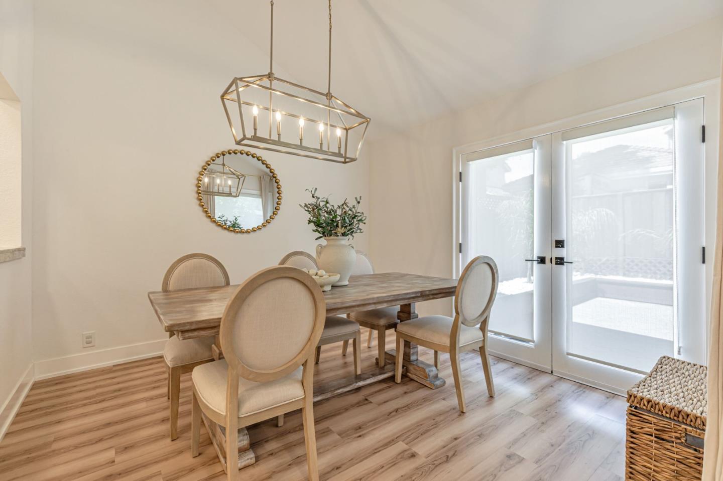 Detail Gallery Image 18 of 53 For 17510 Carriage Lamp Way, Morgan Hill,  CA 95037 - 3 Beds | 2/1 Baths