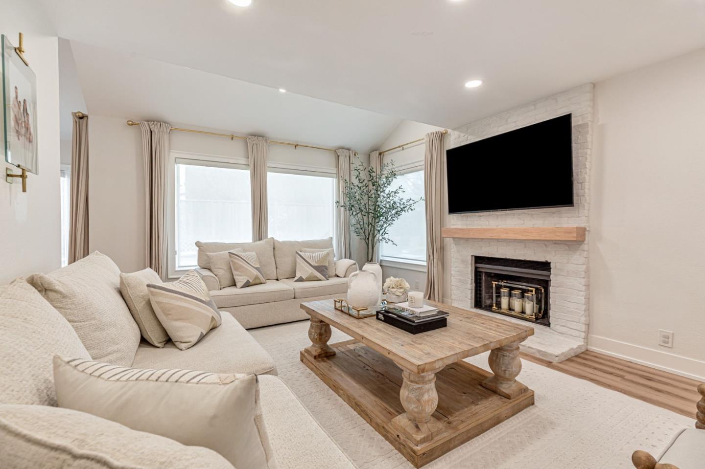 Detail Gallery Image 6 of 53 For 17510 Carriage Lamp Way, Morgan Hill,  CA 95037 - 3 Beds | 2/1 Baths