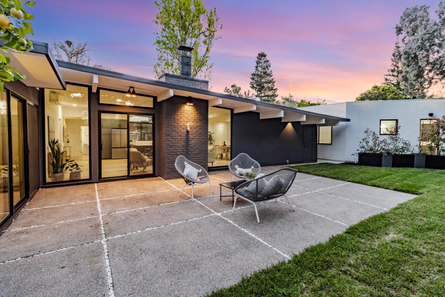Detail Gallery Image 26 of 44 For 3992 Bibbits Dr, Palo Alto,  CA 94303 - 5 Beds | 3 Baths