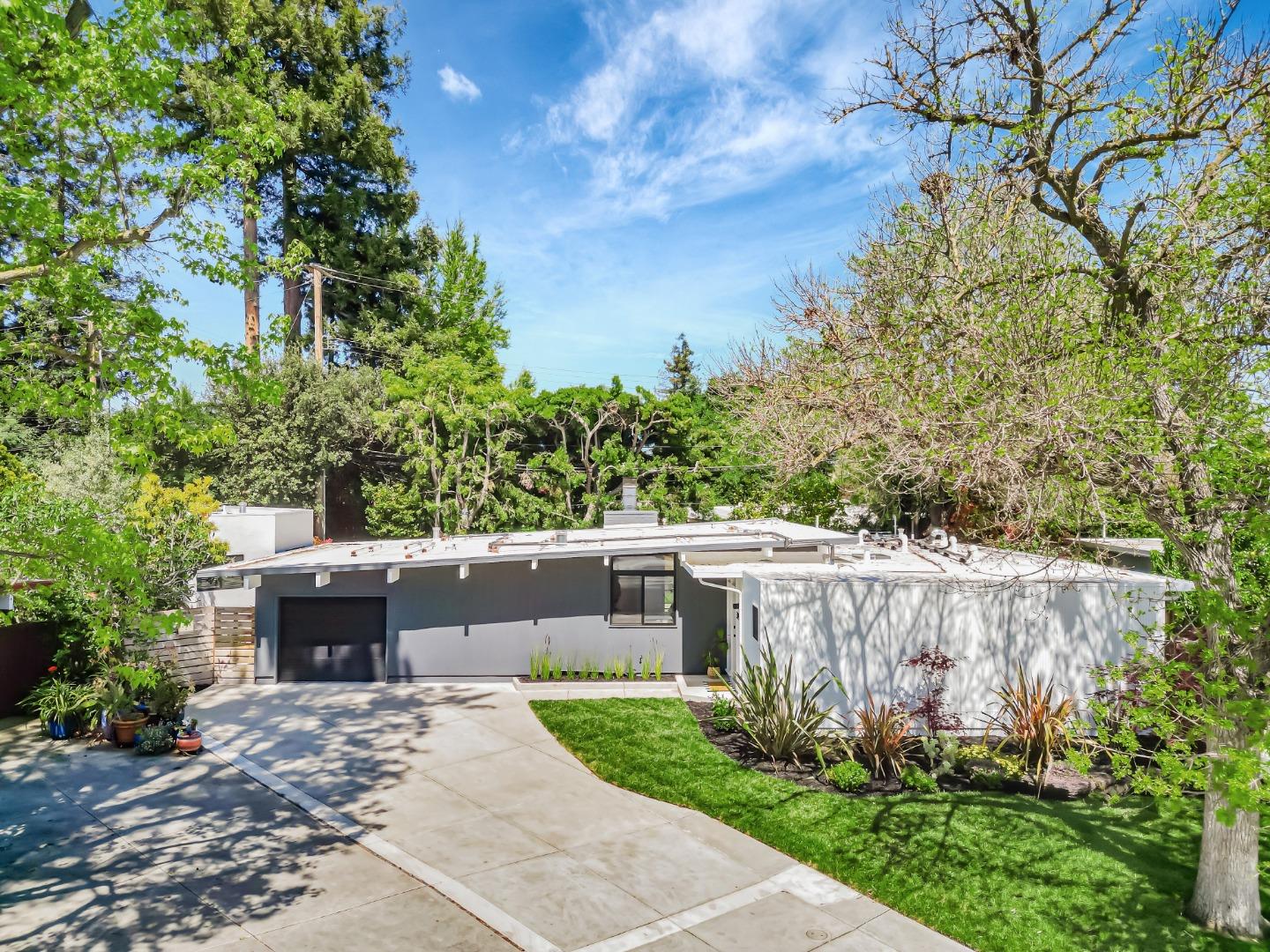 Detail Gallery Image 40 of 44 For 3992 Bibbits Dr, Palo Alto,  CA 94303 - 5 Beds | 3 Baths