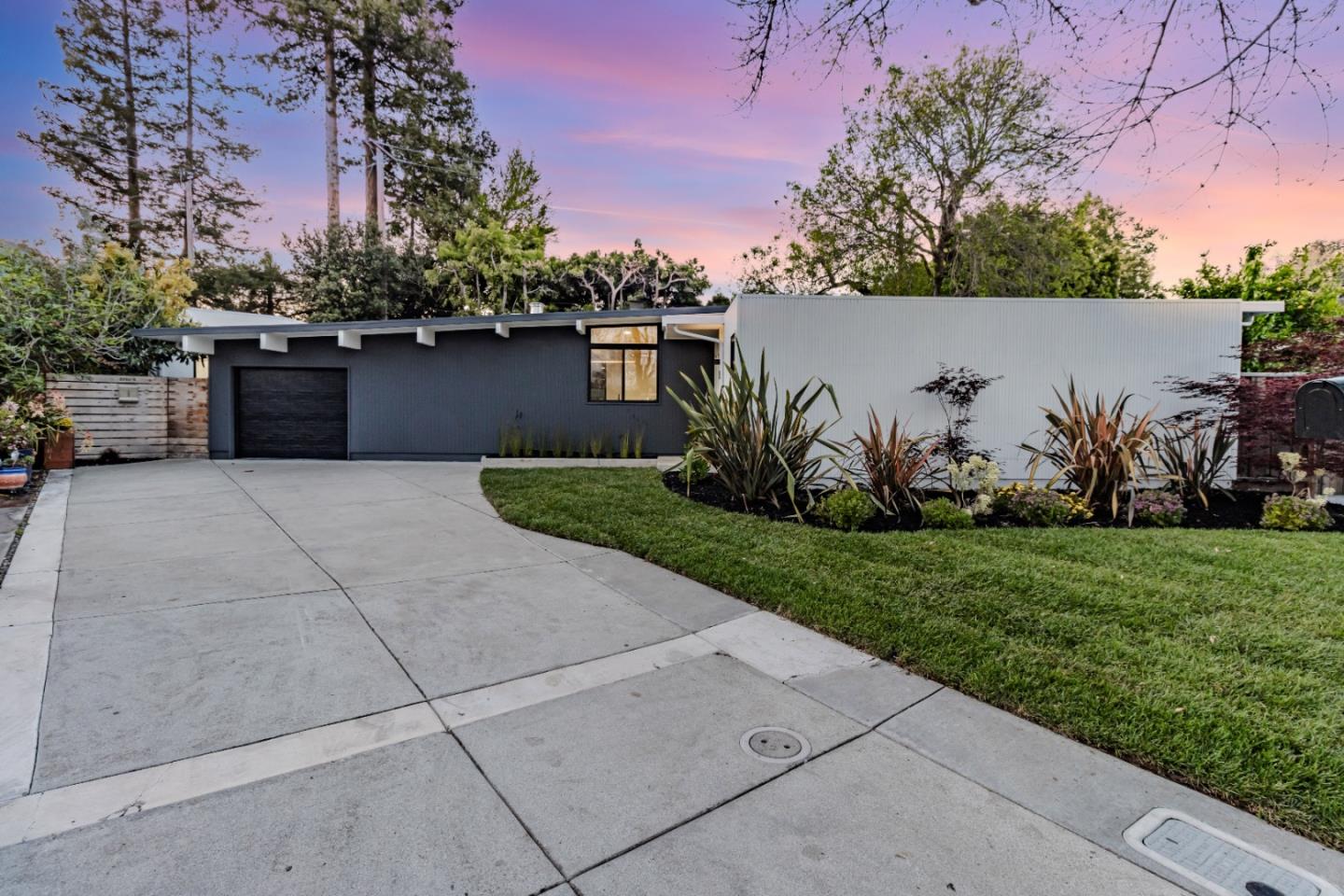 Detail Gallery Image 41 of 44 For 3992 Bibbits Dr, Palo Alto,  CA 94303 - 5 Beds | 3 Baths