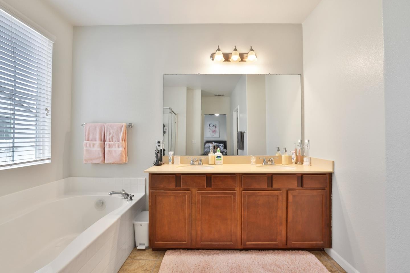 Detail Gallery Image 23 of 30 For 8 Sturla Way, Gilroy,  CA 95020 - 3 Beds | 2/1 Baths