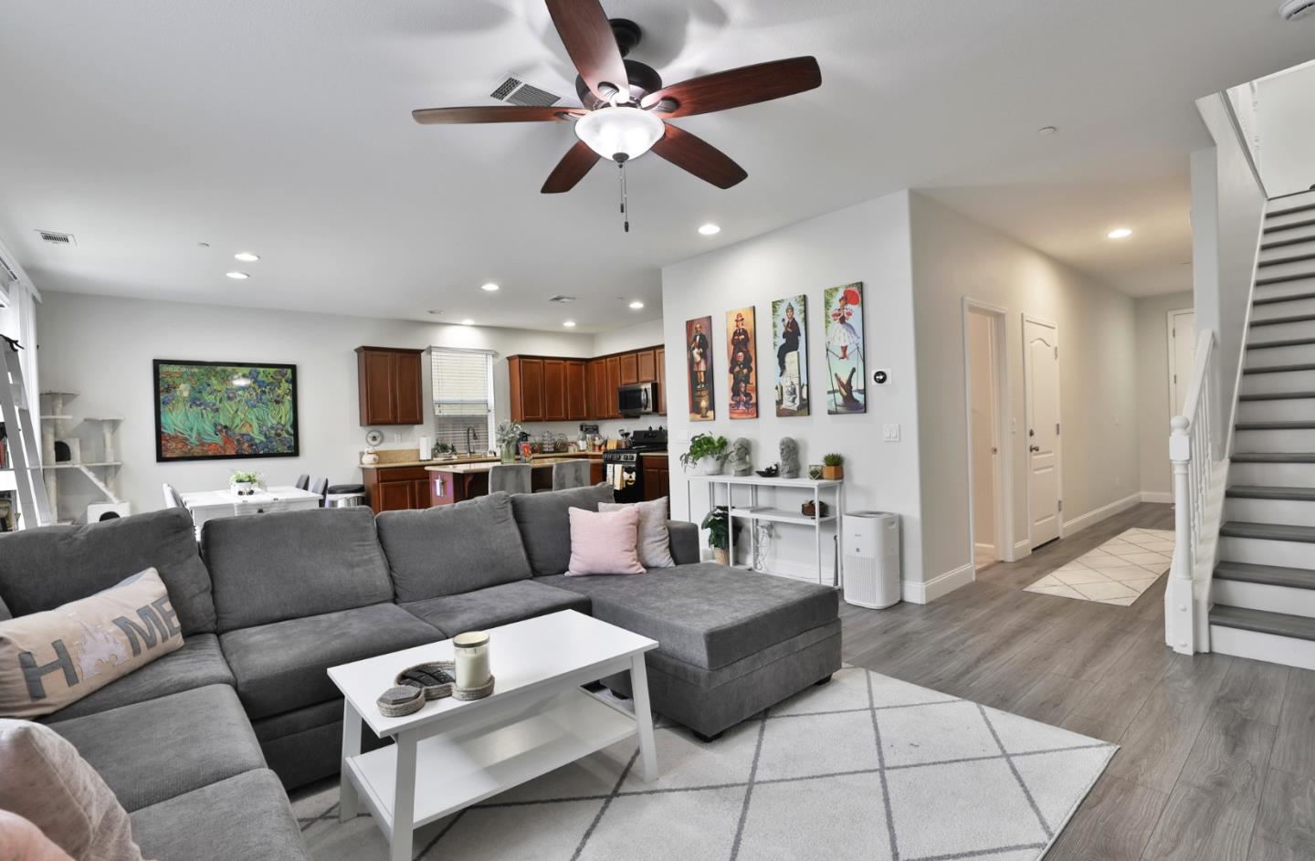 Detail Gallery Image 9 of 30 For 8 Sturla Way, Gilroy,  CA 95020 - 3 Beds | 2/1 Baths