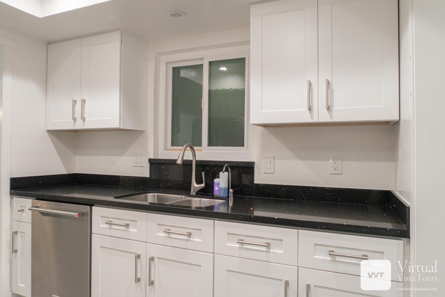 Detail Gallery Image 13 of 41 For 14333 Saratoga Ave #14,  Saratoga,  CA 95070 - 2 Beds | 2 Baths