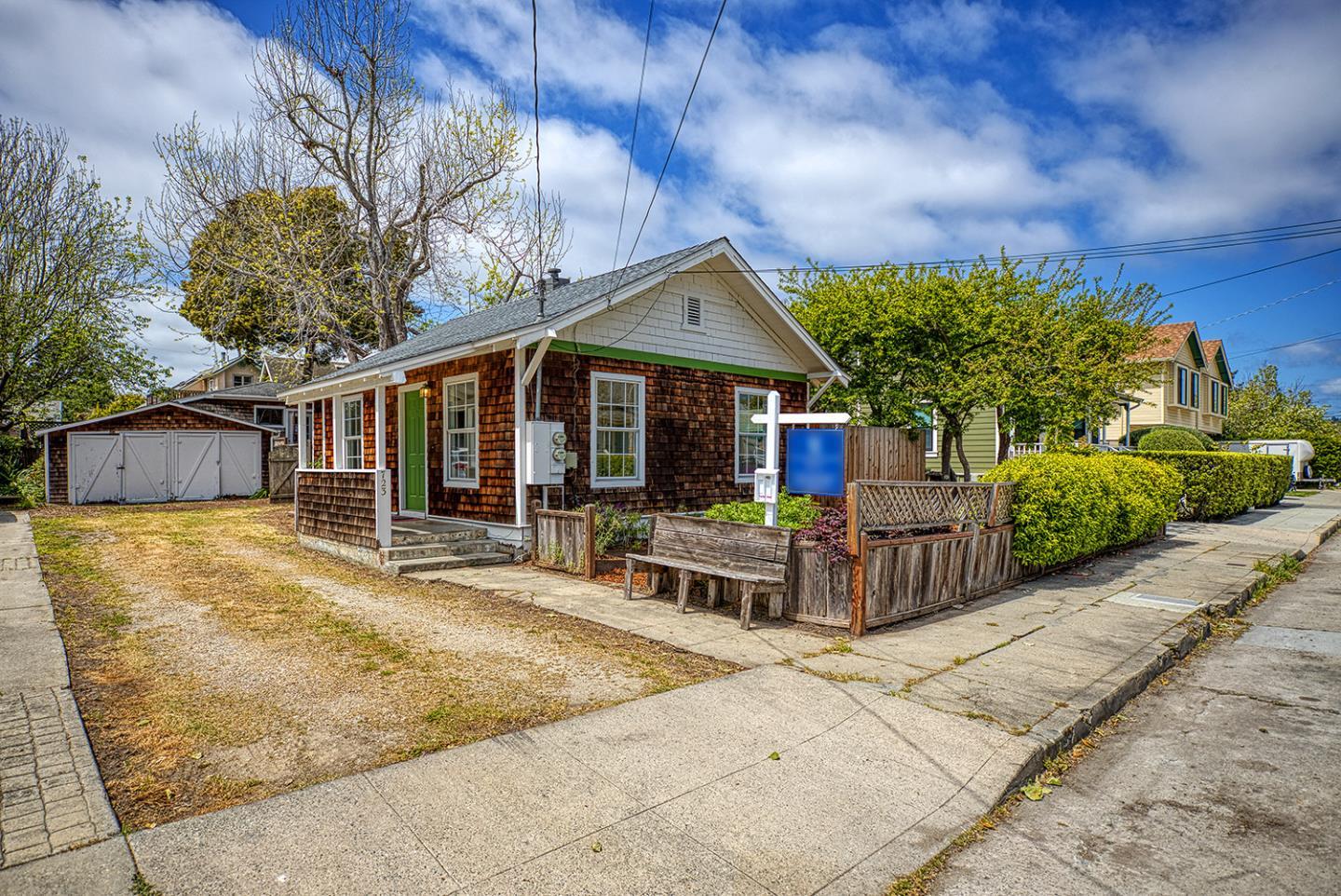 Detail Gallery Image 1 of 41 For 723 Pine St, Santa Cruz,  CA 95062 - – Beds | – Baths