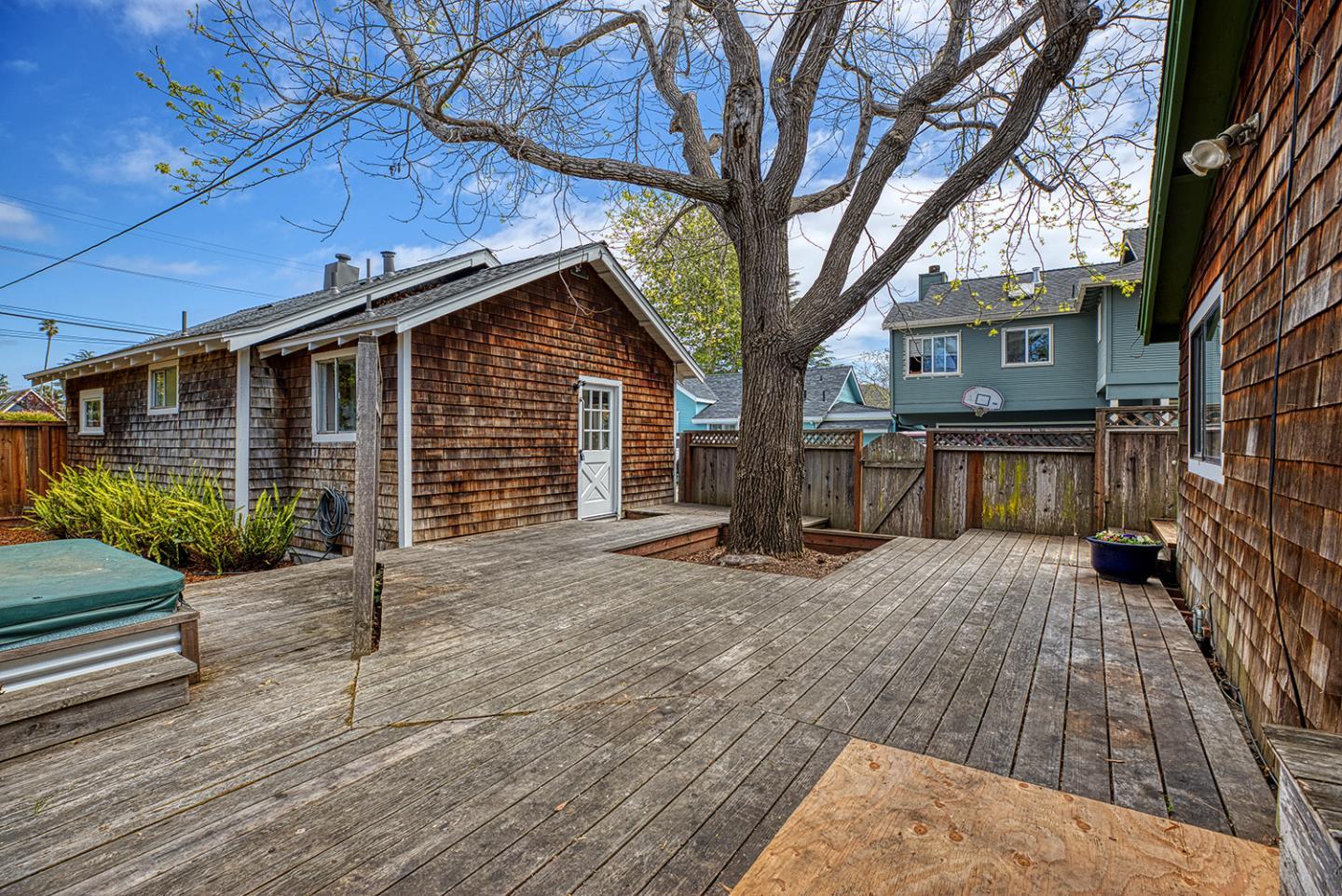 Detail Gallery Image 21 of 41 For 723 Pine St, Santa Cruz,  CA 95062 - – Beds | – Baths
