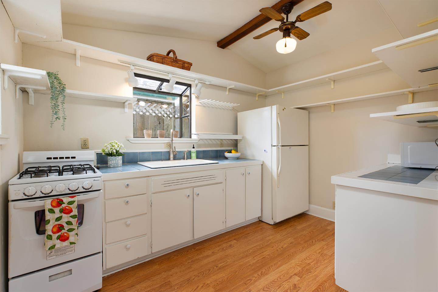 Detail Gallery Image 34 of 41 For 723 Pine St, Santa Cruz,  CA 95062 - – Beds | – Baths