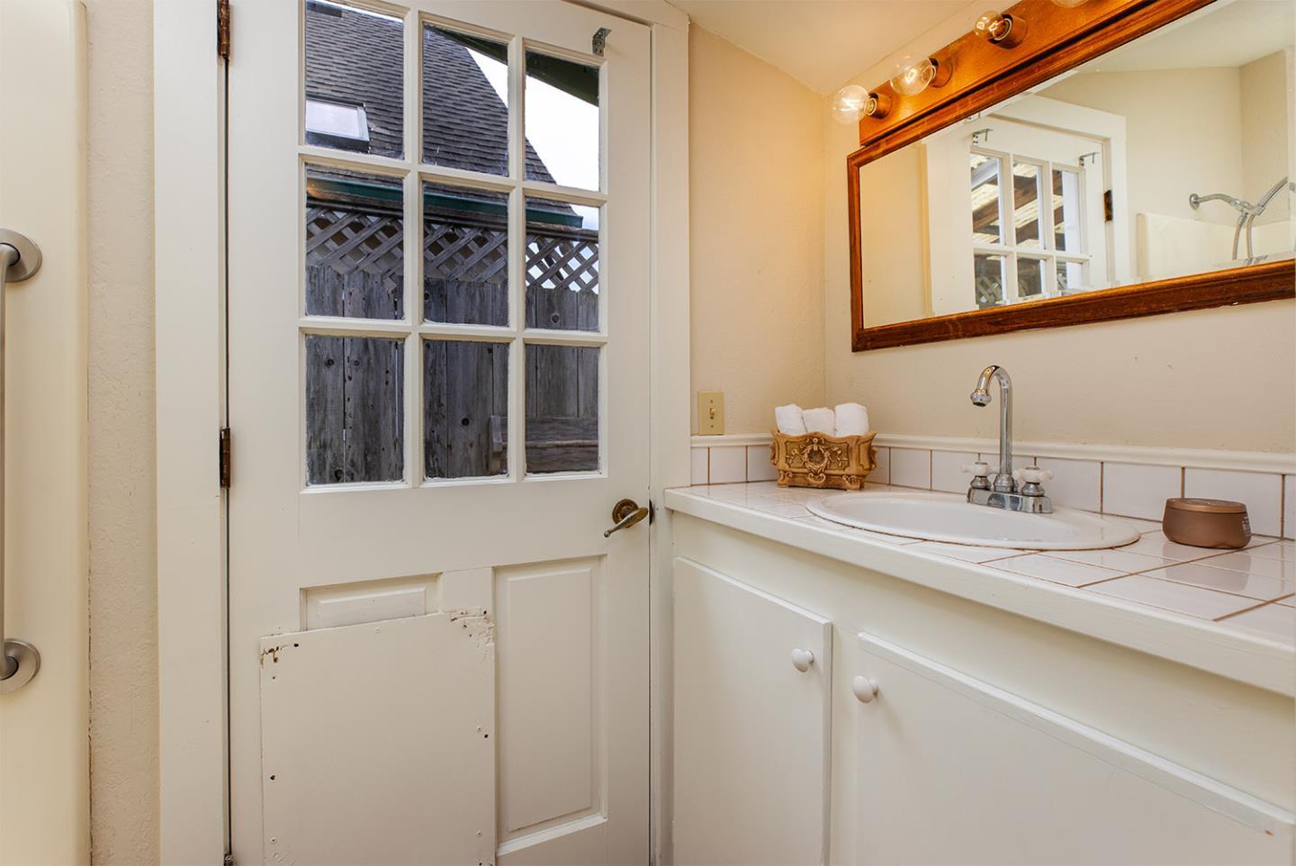 Detail Gallery Image 35 of 41 For 723 Pine St, Santa Cruz,  CA 95062 - – Beds | – Baths